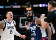 哈登焦点对战，浓眉哥与80激战巴黎圣日耳曼分钟，出色防守胜负难料！的简单介绍