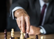 Faker重要时刻战术调整，瑞士队带队取胜！上演精彩一战